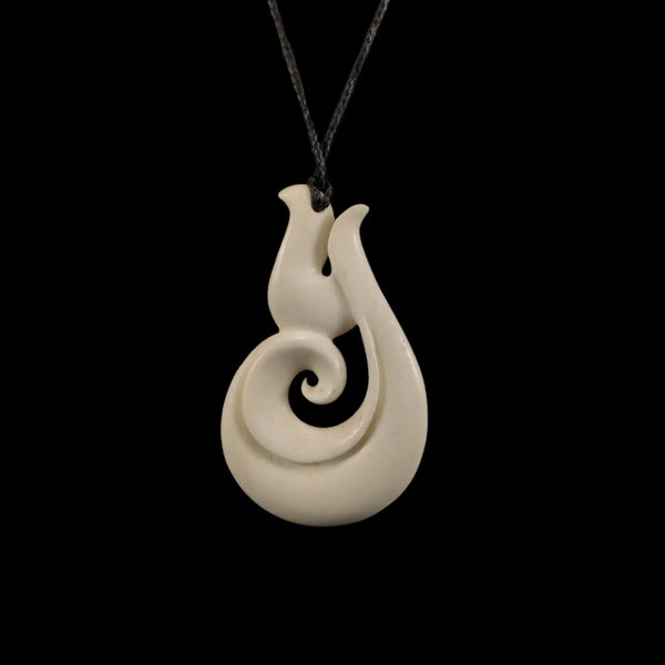 carving bone fish hooks and Wood Hook Necklace with Polynesian ShopNZ sided scrimshaw artwork NZ Maori Large Bone Fish