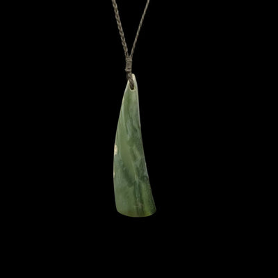 Hei Toki Pipiwharauroa - Greenstone Toki Pendant - Sands Carving Studio