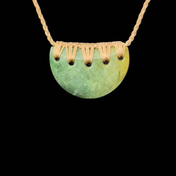Kōuma Raukaraka - Greenstone Breastplate Pendant