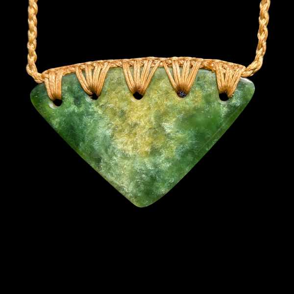 Kōuma Raukaraka - Greenstone Breastplate Pendant