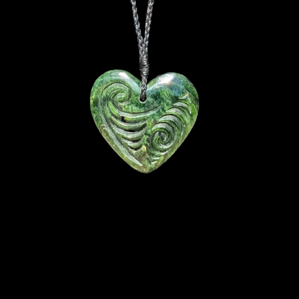 Manawa Kawakawa - Greenstone Heart Pendant