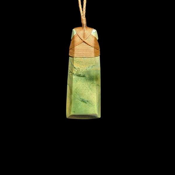 Hei Toki Raukaraka - Greenstone Adze Pendant