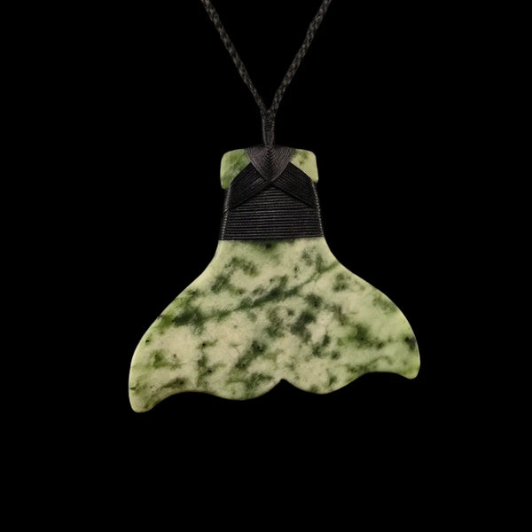 Hiku Tohorā Pounamu - Greenstone Whale Tail Pendant - Sands Carving Studio