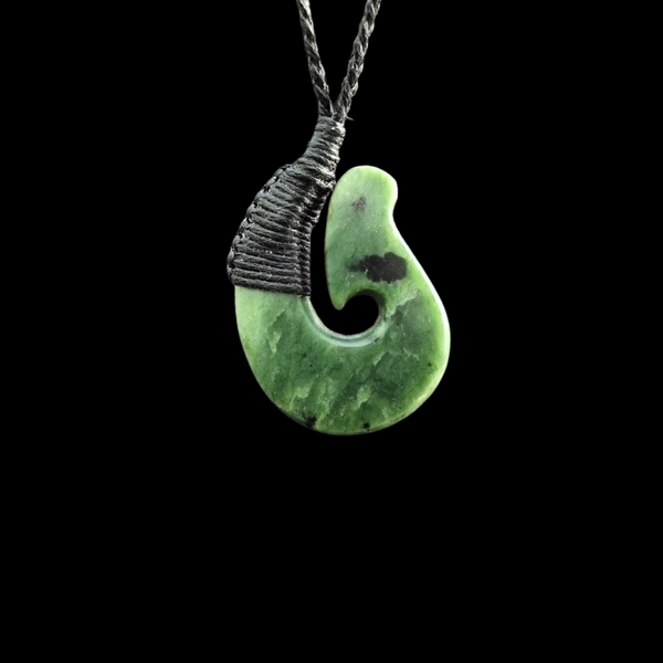 Hei Matau Kawakawa - Greenstone Fishhook Pendant