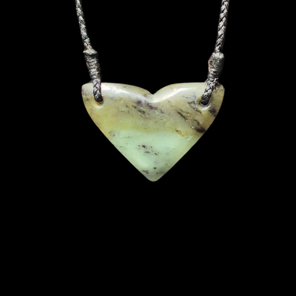 Hiku Tohorā Auhunga - Greenstone Whale Tail Pendant