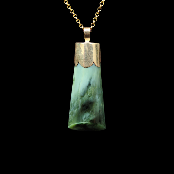 Hei Toki Koura Chatoyant Tangiwai - Gold-capped Greenstone Toki Pendant