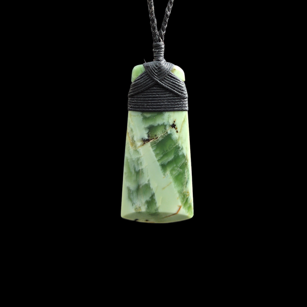 Hei Toki Inanga - Greenstone Adze Pendant