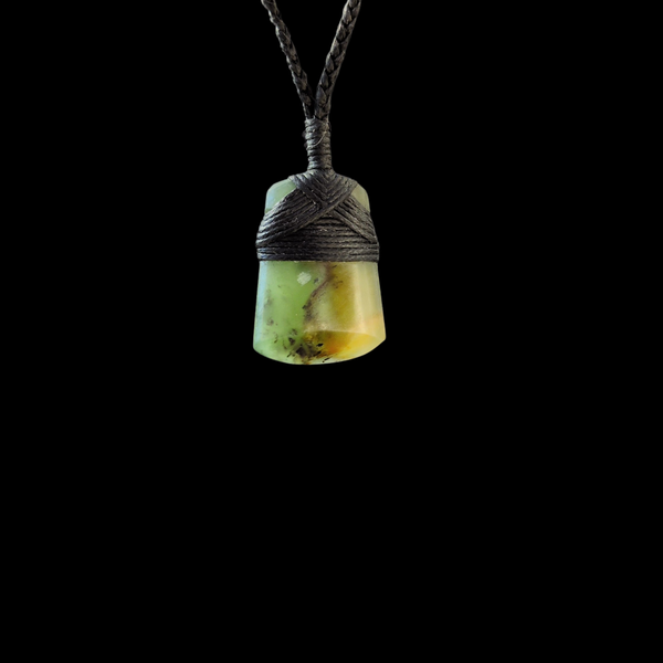 Hei Toki Totoweka - Greenstone Adze Pendant