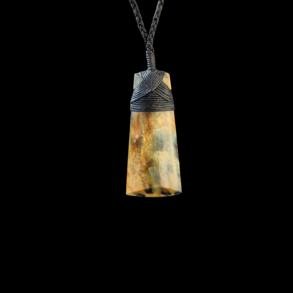 Hei Toki Totoweka - Greenstone Adze Pendant