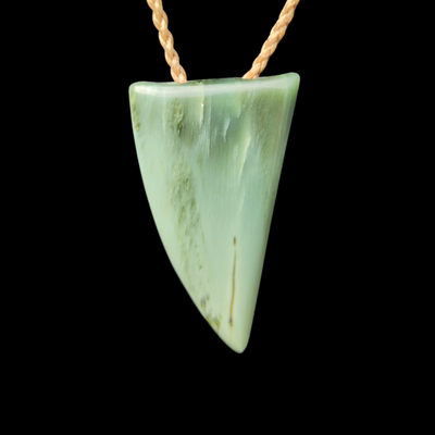 Rei Puta Inanga- Greenstone Tooth Pendant