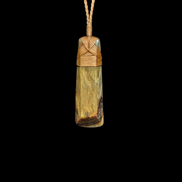 Hei Toki Totoweka - Greenstone Adze Pendant