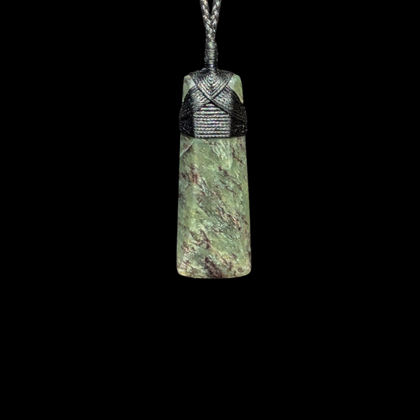 Hei Toki Totoweka - Greenstone Adze Pendant