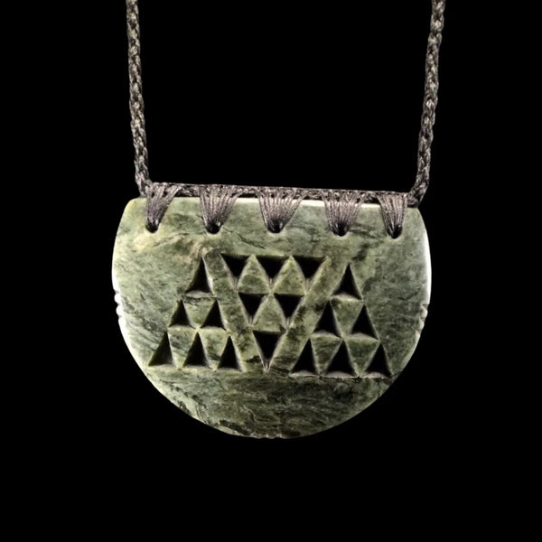 Kōuma Kawakawa - Greenstone Breastplate Pendant - Sands Carving Studio