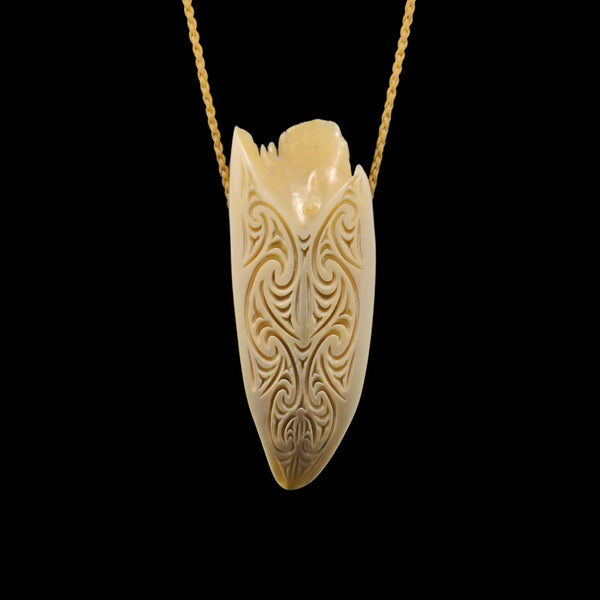 Rei Puta Parāoa - Sperm Whale Tooth Pendant - Sands Carving Studio