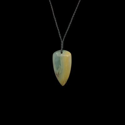 Rei Puta Inanga - Greenstone Tooth Pendant - Sands Carving Studio