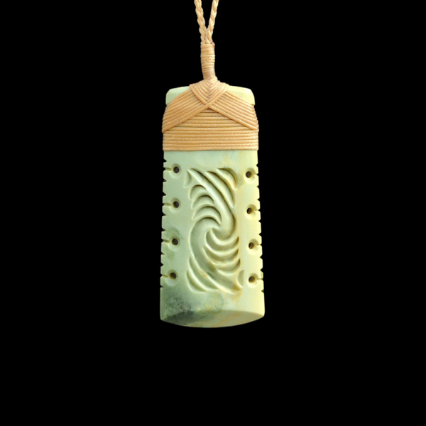 Hei Toki Inanga - Greenstone Adze Pendant