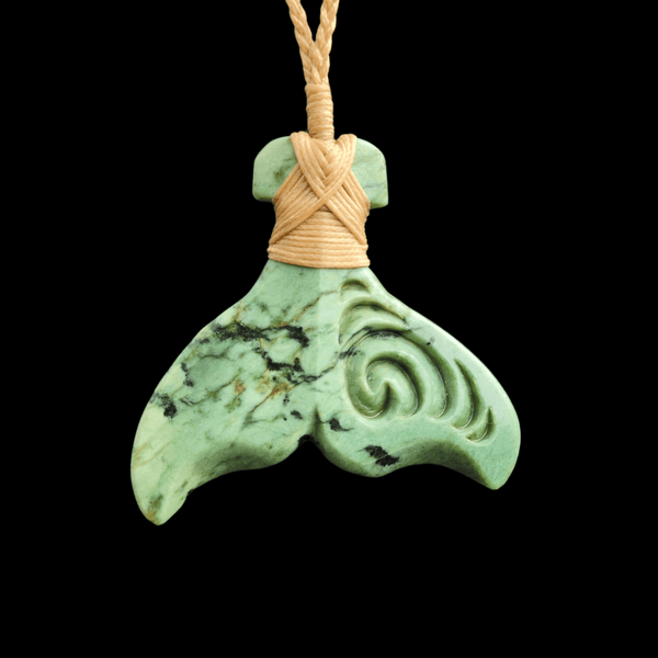 Hiku Tohorā Kōkopu- Greenstone Whale Tail Pendant - Sands Carving Studio