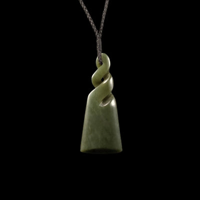 Hei Toki Pikorua Īnanga - Greenstone Adze Twist Pendant - Sands Carving Studio