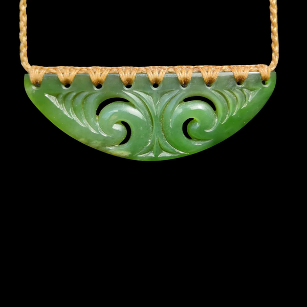 Kōuma Inanga Moko Kauae- Greenstone Breastplate Pendant - Sands Carving Studio