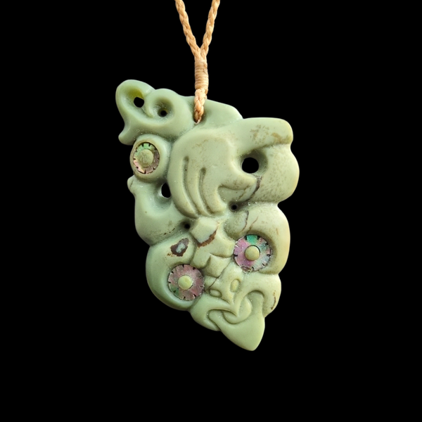 Hei Tiki Inanga - Greenstone Tiki Pendant - Sands Carving Studio