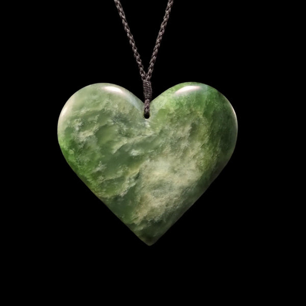 Hei Manawa Kahurangi - Greenstone Heart Pendant - Sands Carving Studio