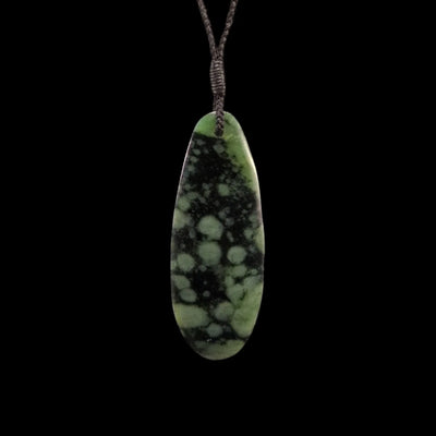 Roimata Kōkopu - Greenstone Teardrop Pendant - Sands Carving Studio