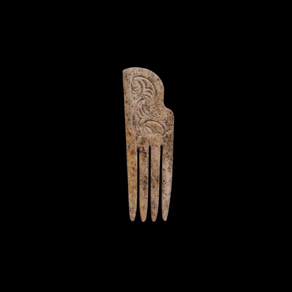 Heru Parāoa - Whale bone hair ornament - Sands Carving Studio