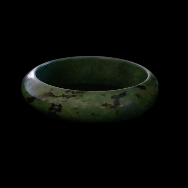 Kawakawa Kōmore - Bangle - Sands Carving Studio