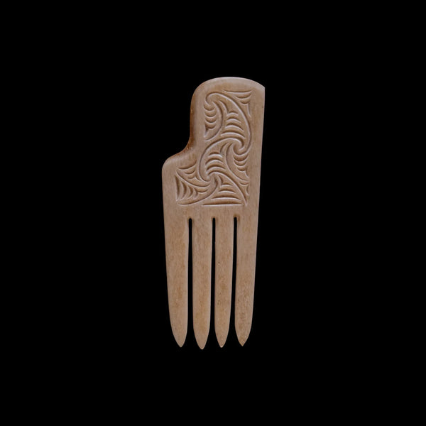 Heru Parāoa - Whale Bone Hair Ornament - Sands Carving Studio