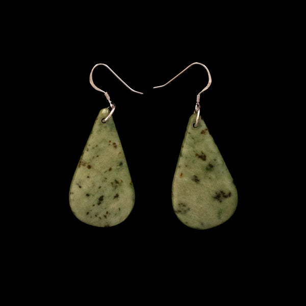 Mau Taringa Kōkopu - Greenstone Drop Earrings - Sands Carving Studio