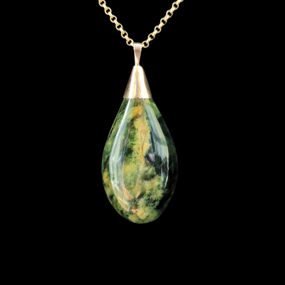 Roimata Koura Black Marsden Raukaraka - Gold-Capped Greenstone Teardrop Pendant