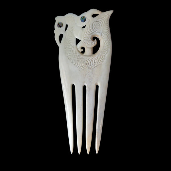 Heru Parāoa - Whale Bone Comb - Sands Carving Studio