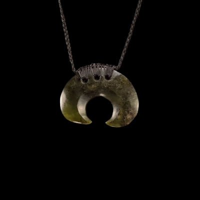 Rei Puta Kawakawa - Greenstone Tooth Pendant - Sands Carving Studio
