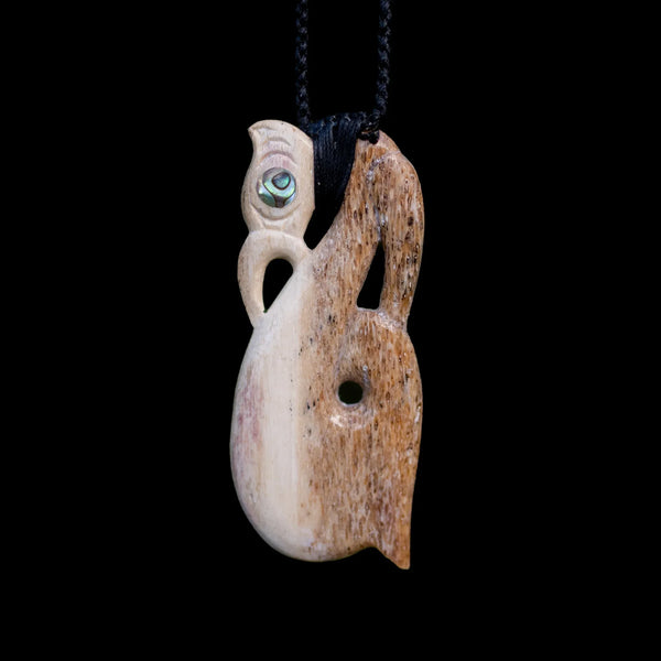 Manaia Parāoa - Whale Bone Manaia Pendant - Sands Carving Studio