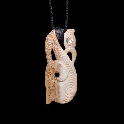 Manaia Parāoa - Whale Bone Manaia Pendant - Sands Carving Studio