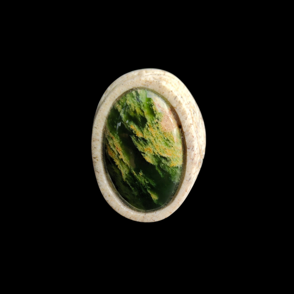 Flower Jade Raukaraka Pounamu and Whale Bone Ngā Riingi-Whale bone and Greenstone Ring