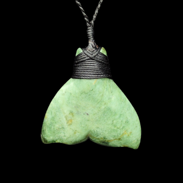 Hiku Tohorā Inanga - Greenstone Whale Tail Pendant