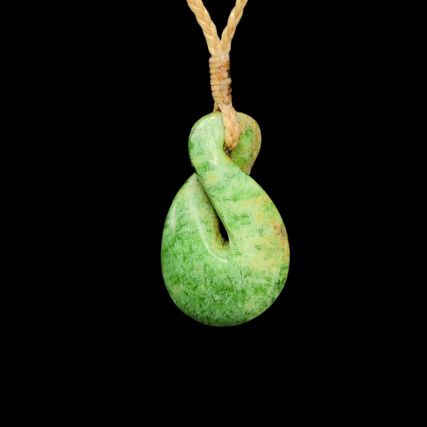 Pikorua Raukaraka - Greenstone Twist Pendant