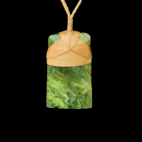 Hei Toki Raukaraka - Greenstone Adze Pendant