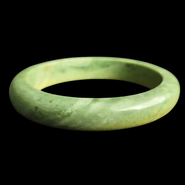 Kōmore Raukaraka Pounamu - Greenstone Bangle - Sands Carving Studio