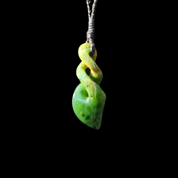 Pikorua Raukaraka - Greenstone Twist Pendant