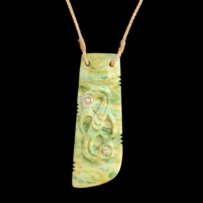 Hei Toki Raukaraka - Greenstone Adze Pendant - Sands Carving Studio