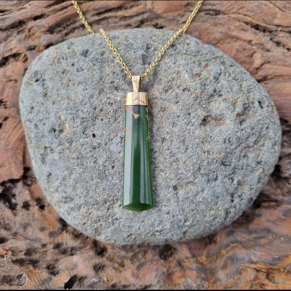 Hei Toki Koura Raukaraka - Gold-Capped Greenstone Adze Pendant