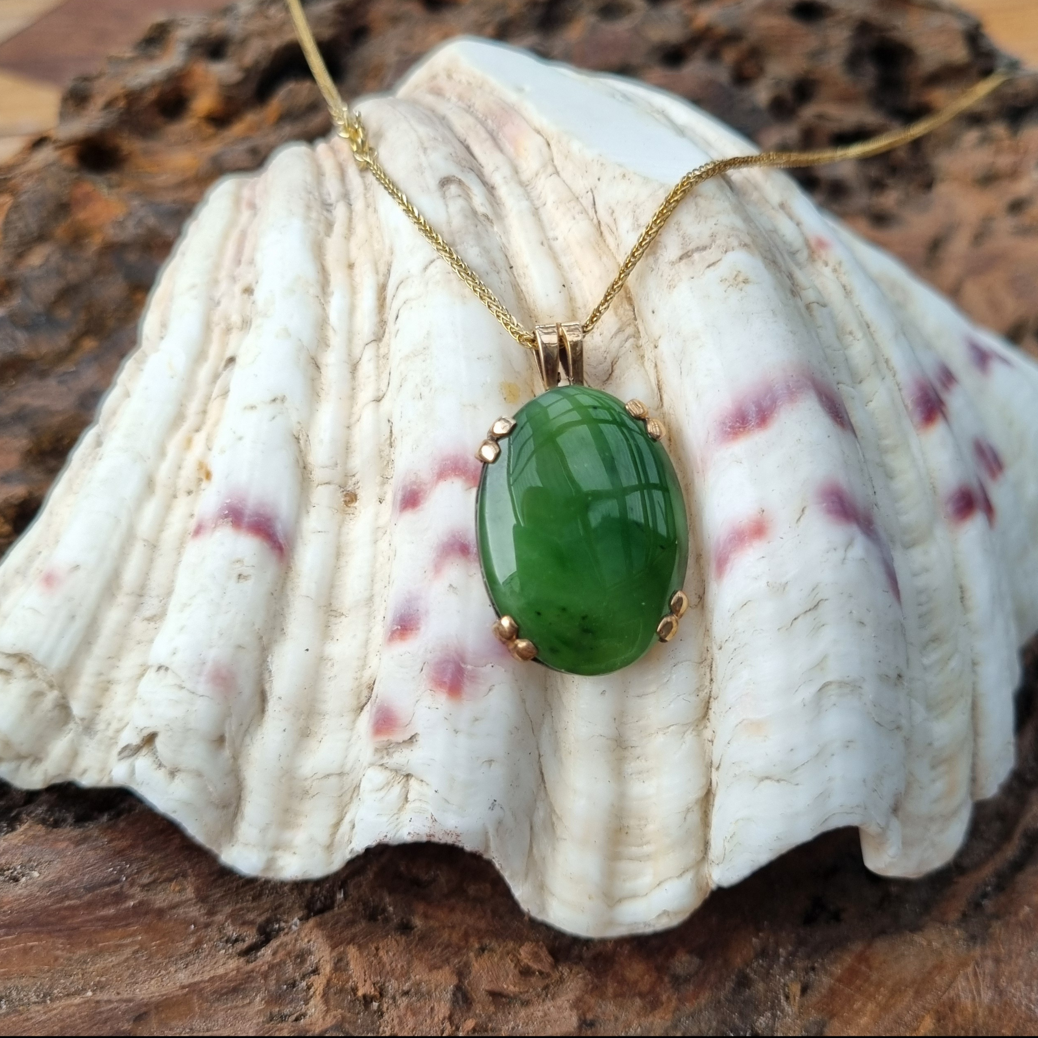 Porohita Koura Kahurangi- Gold Greenstone  Pendant