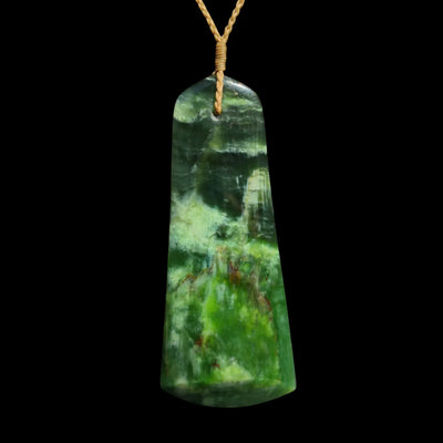 Hei Toki Pipiwharauoroa Inanga- Greenstone Adze Pendant - Sands Carving Studio