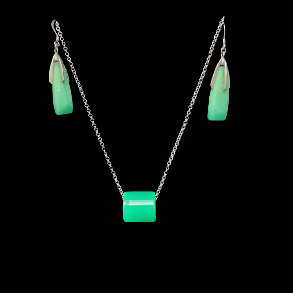 silver and australian chrysoprase set by sands carving studio 