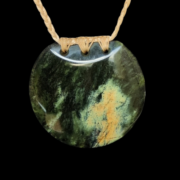 Kōuma Tangiwai - Greenstone Breastplate Pendant