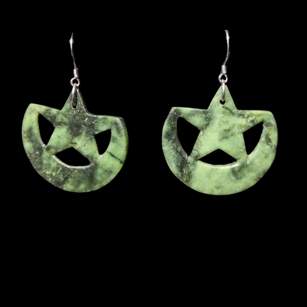 Mau Taringa Whetū Marama Kawakawa- Ratana Star Pounamu Earrings - Sands Carving Studio