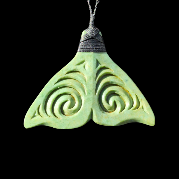 Hiku Tohorā Raukaraka - Greenstone Whale Tail Pendant