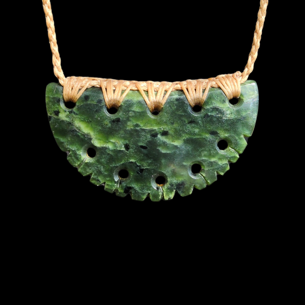 Kōuma Kawakawa - Greenstone Breastplate Pendant